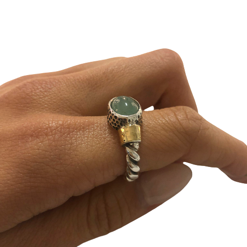 Anel entrançado com pedra - prata e ouro