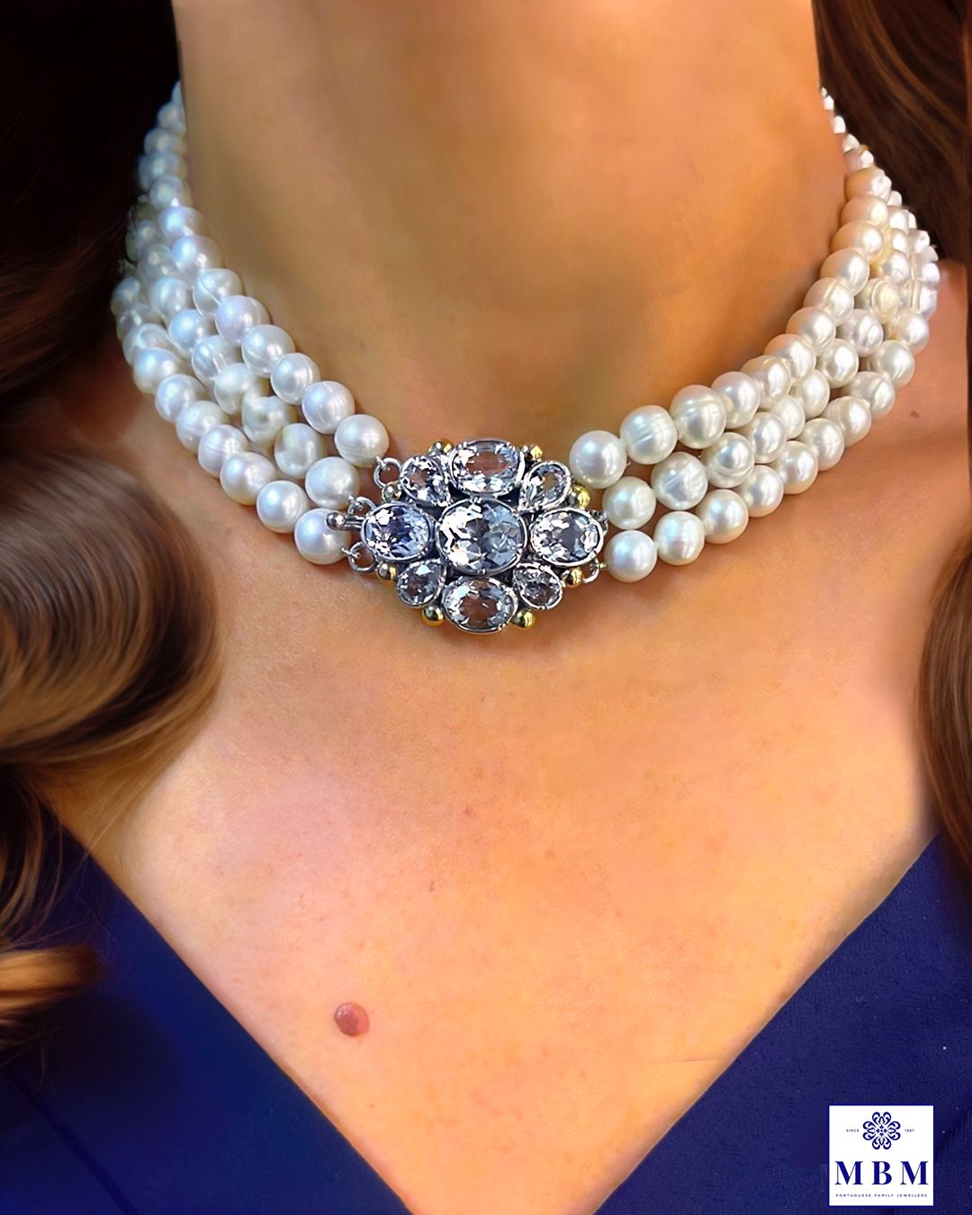 Colar de pérolas fecho de prata e ouro