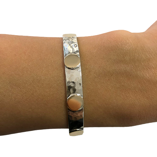 Pulseira em prata com círculos em ouro