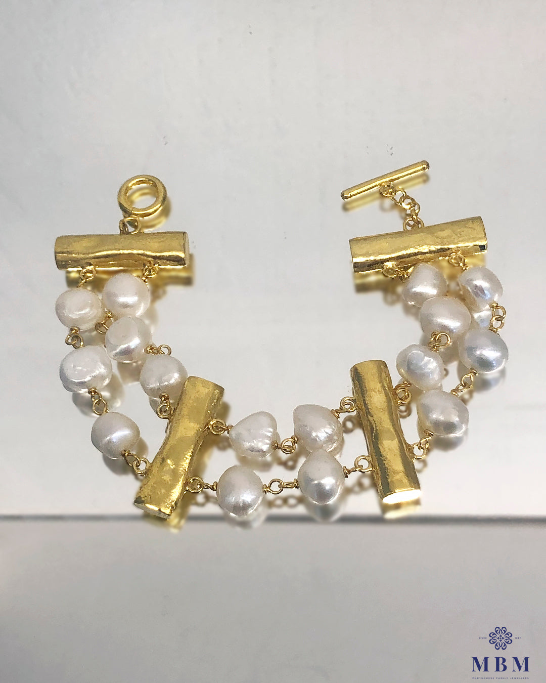 Double silver bracelet with pearls