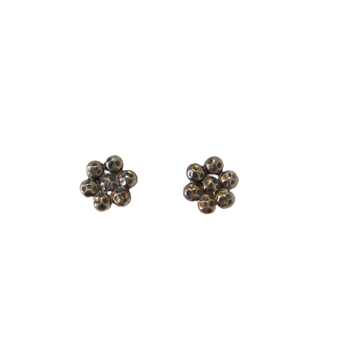 Brincos pequenos flor