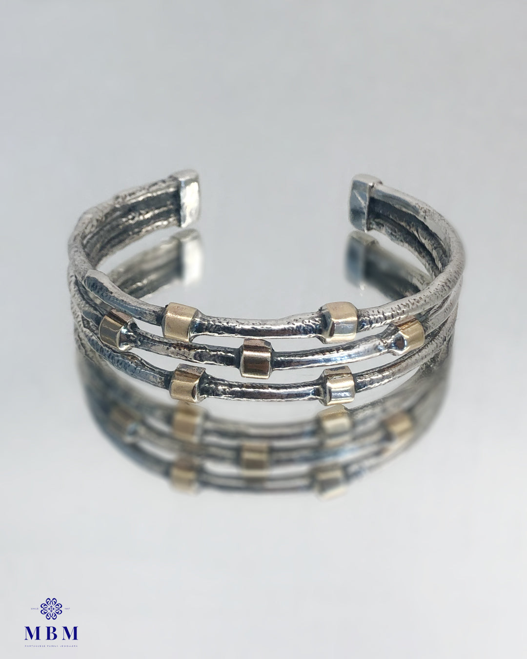 Triple slave with gold details
