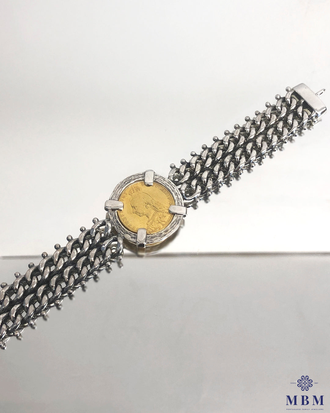 Double mesh bracelet with coin