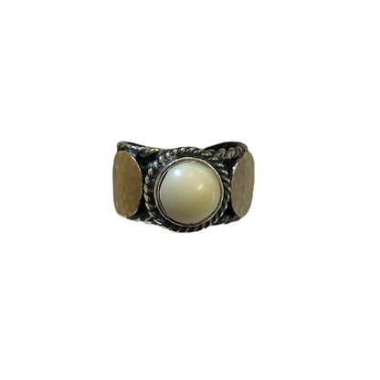 Wide ring with round stone